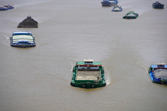 Vận tải đường thủy lao đao vì giá dầu tăng gấp đôi