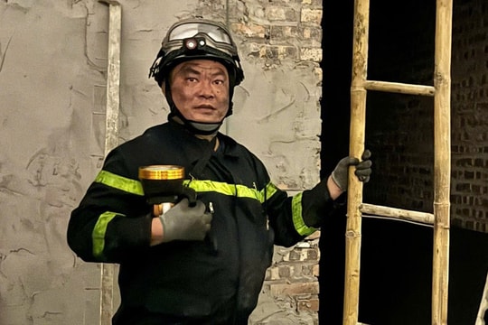 Khen thưởng 7 cá nhân cứu người trong vụ cháy tại Lĩnh Nam