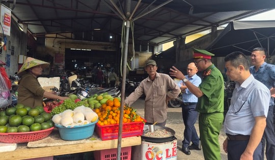 Clip: Phường Tam Kỳ ở Đà Nẵng bắt đầu dẹp lấn chiếm vỉa hè