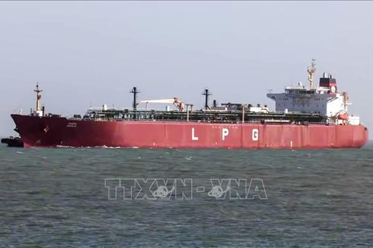 Ấn Độ giảm mạnh thuế tiêu thụ đặc biệt đối với xăng và dầu diesel