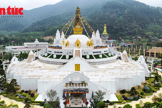 Chiêm ngưỡng Đại bảo tháp Mandala Tây Thiên