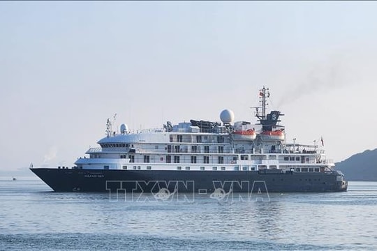 Đón tàu du lịch quốc tế cao cấp cập cảng Quy Nhơn