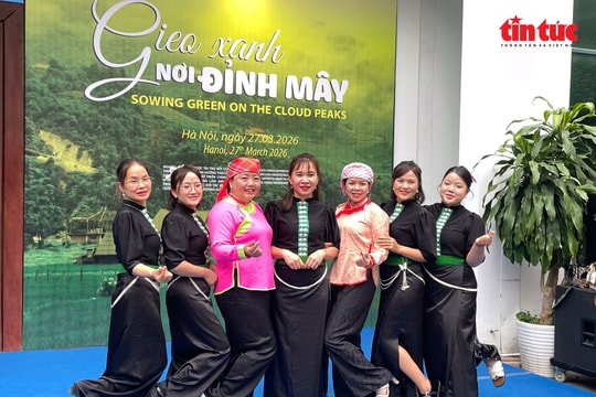 Những ‘bóng hồng’ Sa Pa gieo xanh nơi đỉnh mây