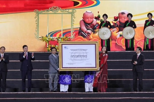 Đón nhận Bằng UNESCO ghi danh Nghề làm tranh dân gian Đông Hồ