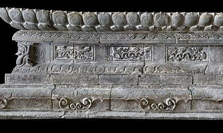 Bàn thờ Phật bằng đá chùa Hương Trai