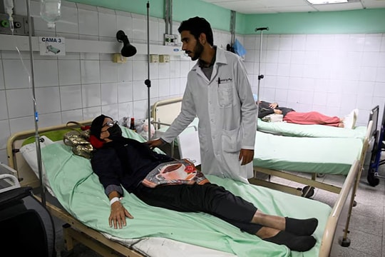 Y tế Cuba bên bờ vực sinh tử