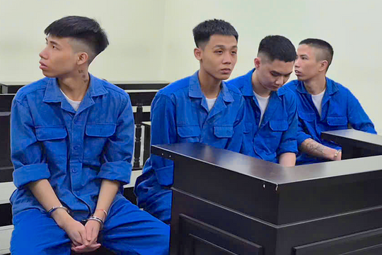 Bốn kẻ giả công an dùng 15 tiếng mỗi ngày để dẫn dụ, lừa tiền hàng loạt người