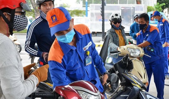 Miễn thuế bảo vệ môi trường, tiêu thụ đặc biệt, VAT với xăng dầu đến ngày 15-4