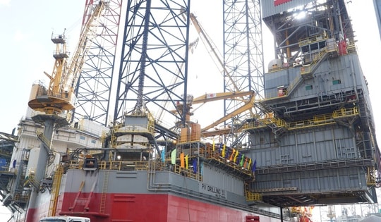 Cận cảnh "siêu giàn khoan" hiện đại nhất PV Drilling vừa được đặt tên tại TPHCM