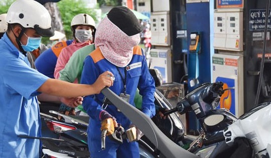 Hoả tốc triển khai việc miễn thuế đối với xăng dầu