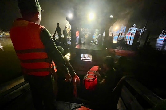 TP Hồ Chí Minh: Kịp thời dập tắt cháy tàu cá tại khu neo đậu Bến Lội – Bình Châu