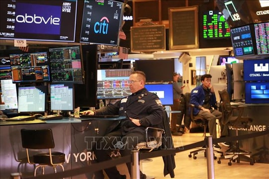 Nasdaq và Dow Jones giảm hơn 10% sau diễn biến mới ở Trung Đông