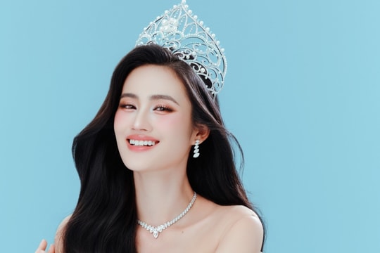 Ba năm giữ vương miện Miss World Vietnam của Ý Nhi