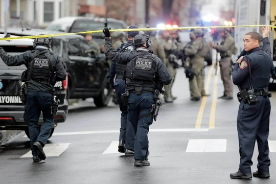 Những cảnh sát Mỹ bỏ nghề sau các vụ nổ súng chết người