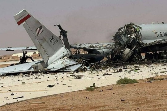 Xuất hiện ảnh 'máy bay mắt thần Mỹ hư hại' sau đòn đánh của Iran