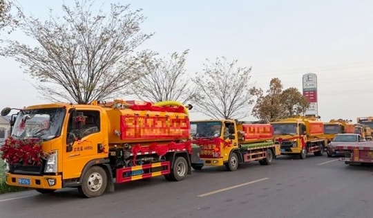 Chú rể mang 9 xe hút bể phốt đi rước dâu và cái kết