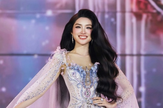 Phương Oanh đăng quang Miss World Vietnam