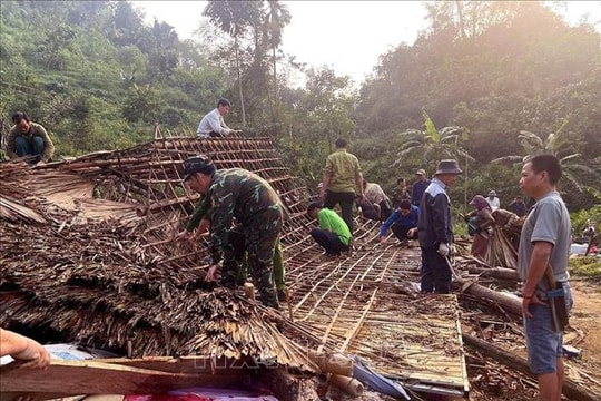 Mưa đá kèm dông lốc và sét làm 13 người thương vong với nhiều thiệt hại nghiêm trọng