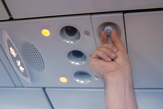 Lý do không nên tắt lỗ thông gió tại ghế ngồi trên máy bay