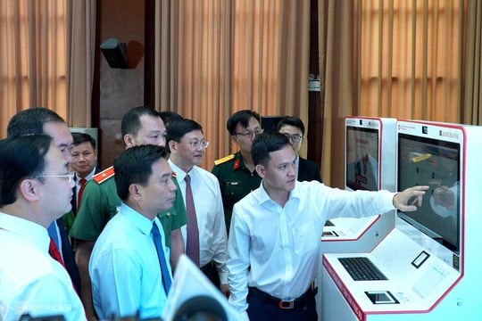 Kiosk thông minh giúp làm thủ tục hành chính dưới 5 phút