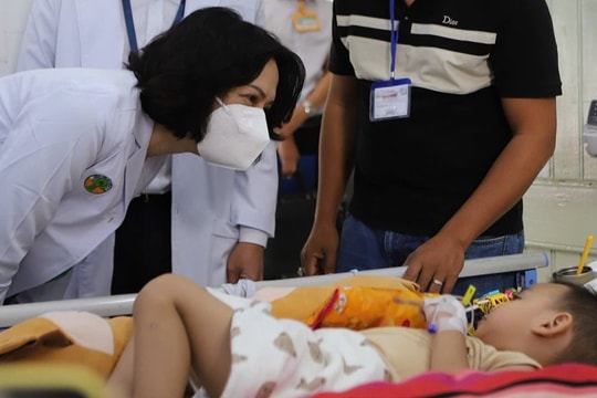 Tại sao bệnh tay chân miệng bùng phát, nhiều ca nặng ở miền Nam?