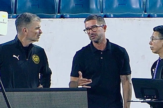 Vị khách đặc biệt đến thăm tuyển Malaysia