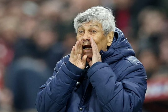 HLV đột quỵ sau thất bại ở vòng loại World Cup