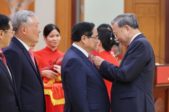 Thủ tướng Phạm Minh Chính nhận Huân chương Quân công hạng nhất