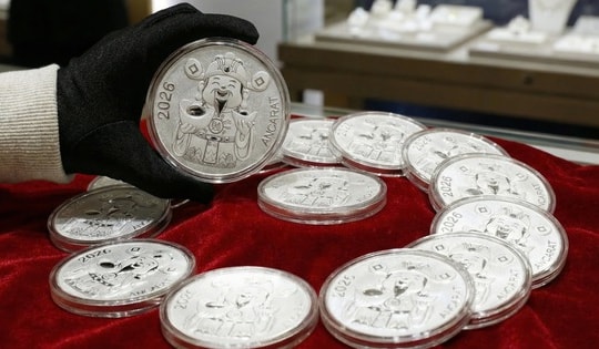 Giá bạc hôm nay 30-3: Bạc Phú Quý, Ancarat tăng vọt