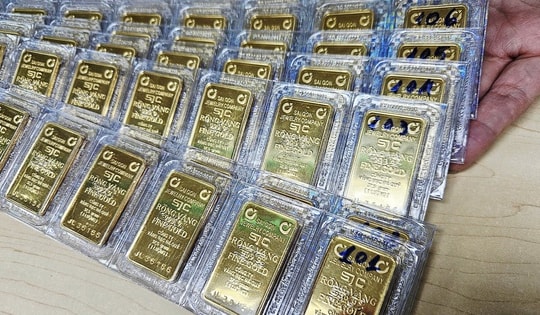 Vì sao giá vàng trong nước cao hơn thế giới tới 30 triệu đồng/lượng?