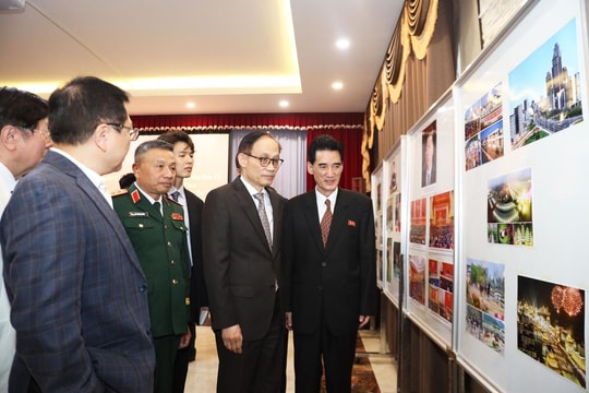 Bộ trưởng Ngoại giao Lê Hoài Trung dự chiêu đãi mừng Đại hội IX Đảng Lao động Triều Tiên