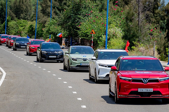 Vingroup gia hạn chương trình hỗ trợ ôtô, xe máy điện