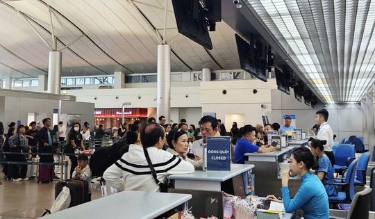 Nhiều du khách hủy phòng, hủy tour vì giá vé máy bay tăng