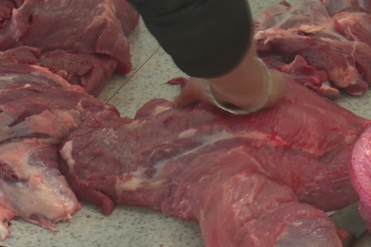 Vụ 300 tấn thịt lợn bệnh: Cần tăng giám sát ngay tại cơ sở chăn nuôi