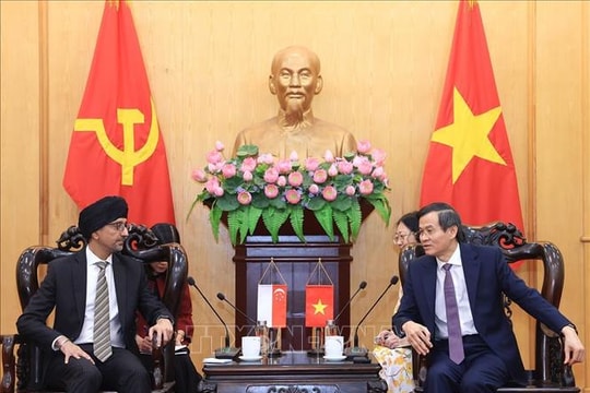 Tăng cường trao đổi hợp tác đào tạo cán bộ cấp chiến lược Việt Nam - Singapore