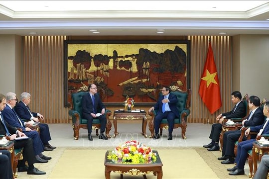 Thủ tướng Chính phủ Phạm Minh Chính làm việc với Đại sứ Nga tại Việt Nam