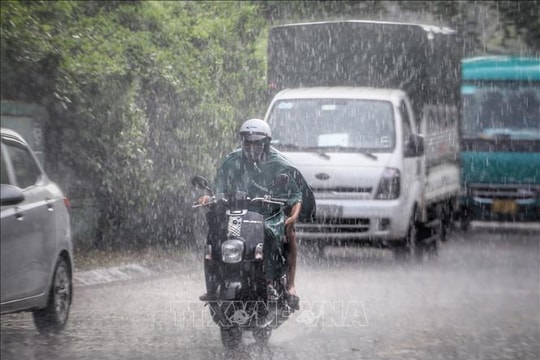 Cảnh báo dông lốc gia tăng trong thời kỳ chuyển mùa, thời tiết 2026 tiềm ẩn nhiều cực đoan