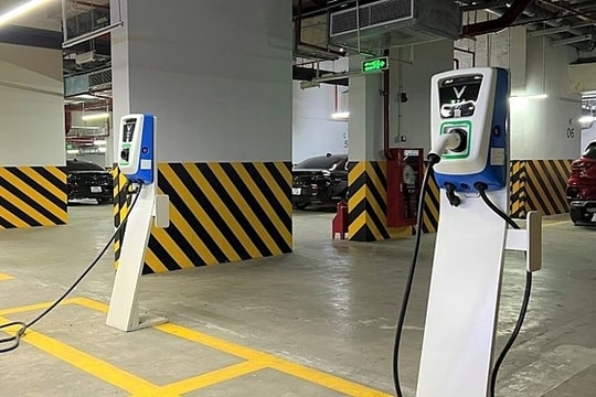 Thủ tướng yêu cầu phát triển trạm sạc, đổi pin xe điện tại chung cư