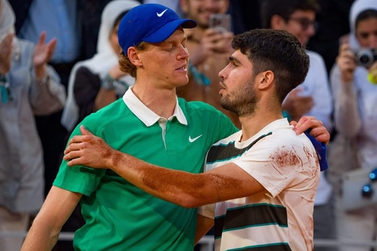 Cuộc đua số 1 thế giới giữa Sinner và Alcaraz đảo chiều