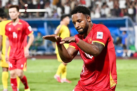 Việt Nam trở lại Top 100 FIFA