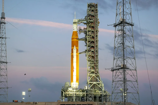 NASA phóng tàu chở người tới Mặt Trăng sáng sớm mai