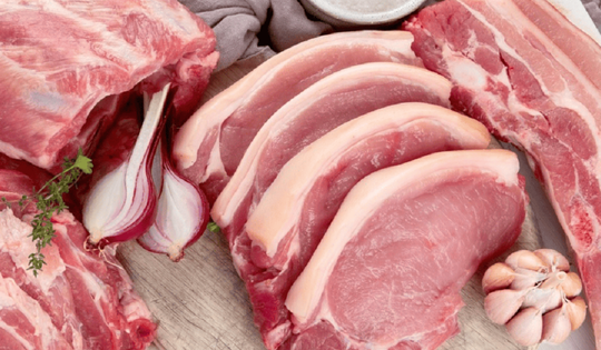 Bỏ túi 7 mẹo "xương máu" phân biệt thịt lợn tươi - ôi, người bán không bao giờ qua mắt được bạn