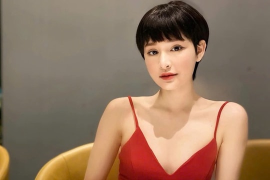 'Bóng đen' rình rập ca sĩ Việt