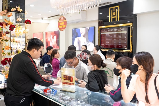 Giá vàng biến động liên tục, thị trường giao dịch ổn định