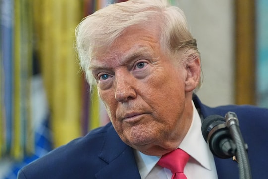 Mối nguy khi ông Trump dọa tấn công nhà máy khử muối Iran