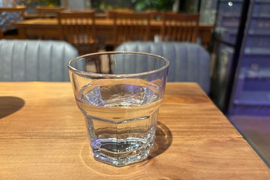 5 đồ uống dùng thường xuyên giúp giảm hôi miệng