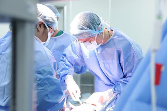 Ung thư đại tràng di căn gan