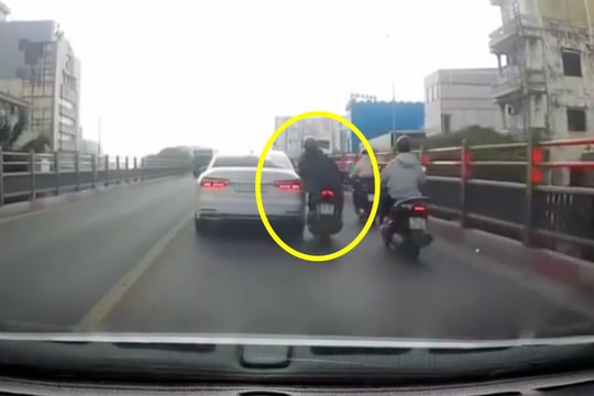 Thanh niên tự chuốc họa vì thói luồn lách khi đi xe máy