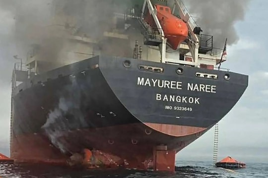 Ác mộng của những thủy thủ mắc kẹt tại eo biển Hormuz