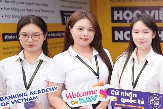 Học viện Ngân hàng xét học bạ trở lại, quy đổi IELTS từ 5.5
